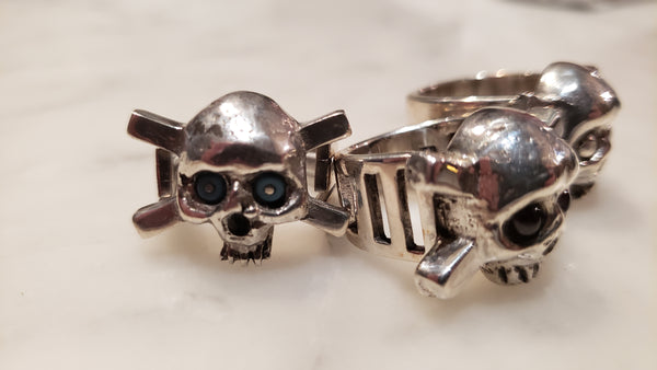 SIGNATURE SKULL RING - TRINKET EYES