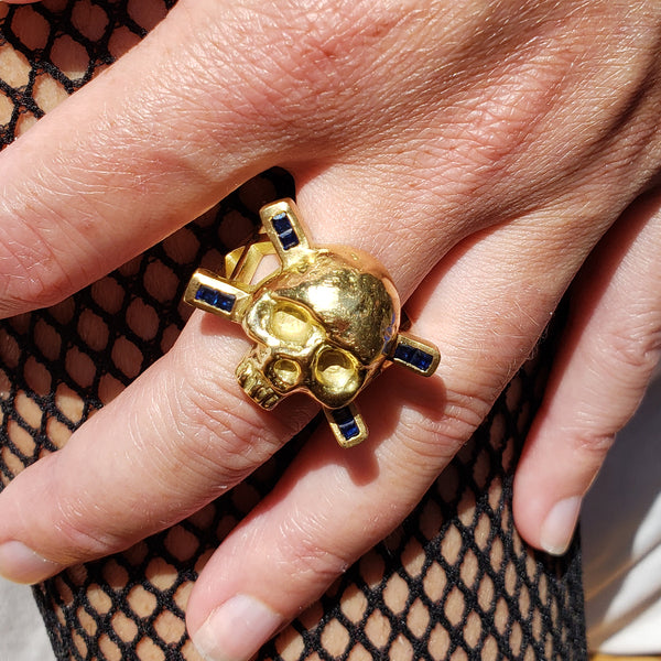 GOLD SIGNATURE SKULL RING